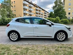 Weiß Gebraucht 2022 Renault Clio V Intens Limousine | 13.750 € (Fairer Preis)