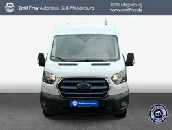 Frostweiß Gebraucht 2023 Ford E-Transit Van | 46.680 € (Guter Preis)