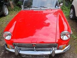 Rot Gebraucht 1975 MG B Cabrio | 9.800 €