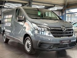 Grau Gebraucht 2023 Renault Trafic Komfort Van / Kleinbus | 21.490 € (Superpreis)