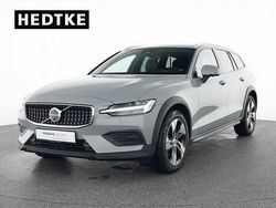 Gebraucht 2024 Volvo V60 CC Kombi | 43.990 € (Etwas zu teuer)