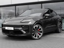 Vulkangraumetallic Neu 2025 Porsche Macan Turbo SUV | 126.900 €