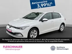 Weiss Gebraucht 2024 VW Golf VIII Life Limousine | 26.990 € (Fairer Preis)