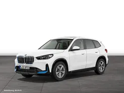 Alpinweiss Gebraucht 2023 BMW iX1 Comfort Edition SUV | 41.694 € (Teuer)