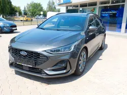 Grau Gebraucht 2024 Ford Focus ST-Line Limousine | 26.785 € (Fairer Preis)