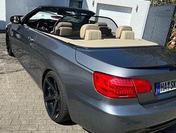 Grau Gebraucht 2012 BMW 320 Cabriolet M Sport Cabrio | 9.999 € (Fairer Preis)