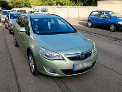 Grün Gebraucht 2011 Opel Astra Kombi | 4.500 € (Fairer Preis)