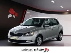 Brilliantsilber metallic Gebraucht 2018 Skoda Fabia Ambition Limousine | 12.349 € (Fairer Preis)
