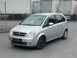 Grau Gebraucht 2004 Opel Meriva Van / Kleinbus | 990 € (Guter Preis)
