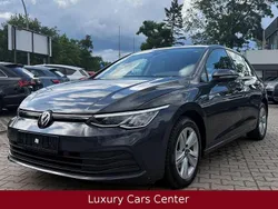 Grau Gebraucht 2022 VW Golf VIII Life Limousine | 19.500 € (Guter Preis)