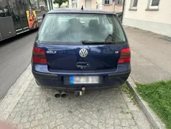 Blau Gebraucht 2001 VW Golf IV Kleinwagen | 1.500 € (Guter Preis)