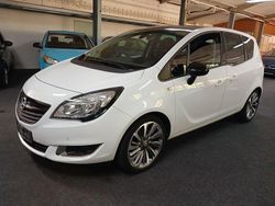 Weiß Gebraucht 2016 Opel Meriva Color Edition Van / Kleinbus | 7.480 € (Fairer Preis)