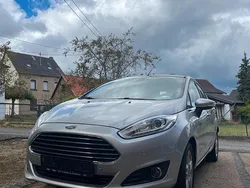 Silber Gebraucht 2014 Ford Fiesta Kleinwagen | 6.000 €