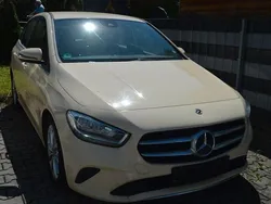 Gelb Gebraucht 2020 Mercedes B180 Van / Kleinbus | 15.500 € (Fairer Preis)