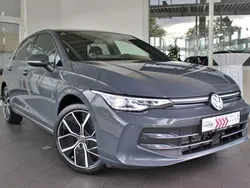 Delfingrau metallic / schwarz Gebraucht 2024 VW Golf VIII Edition Limousine | 34.689 € (Teuer)