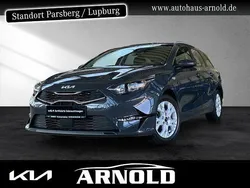 Grau (pentametal met.) Gebraucht 2024 Kia Ceed Sportswagon Vision Kombi | 22.370 € (Superpreis)