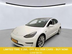 Weiß Gebraucht 2020 Tesla Model 3 Standard Range Limousine | 17.900 € (Guter Preis)