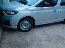 Silber Gebraucht 2022 Ford Tourneo Connect Titanium Van / Kleinbus | 29.000 € (Fairer Preis)