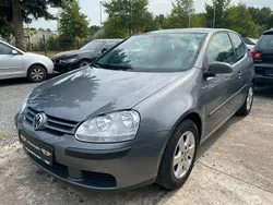 Grau Gebraucht 2008 VW Golf V Trendline Limousine | 2.150 € (Guter Preis)