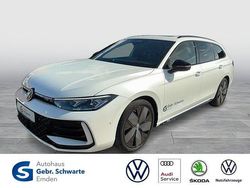 Weiß Gebraucht 2025 VW Passat R-line Kombi | 48.890 € (Teuer)