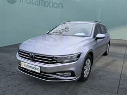 Silber Gebraucht 2023 VW Passat Business Kombi | 32.440 € (Guter Preis)