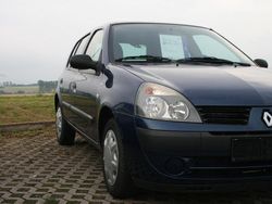 Blau Gebraucht 2004 Renault Clio II Kleinwagen | 2.500 € (Fairer Preis)