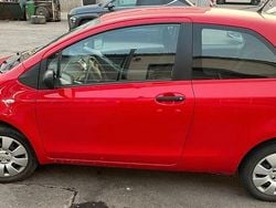 Rot Gebraucht 2009 Toyota Yaris Limousine | 3.000 € (Guter Preis)