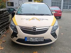 Beige Gebraucht 2016 Opel Zafira Tourer Van / Kleinbus | 2.599 €