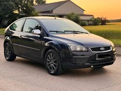 Blau Gebraucht 2005 Ford Focus Kleinwagen | 2.000 € (Fairer Preis)