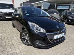 Schwarz perla nera/met. Gebraucht 2017 Peugeot 208 Active Kleinwagen | 7.990 € (Fairer Preis)