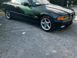 Grün Gebraucht 1997 BMW 320 Cabriolet Cabrio | 7.900 € (Etwas zu teuer)