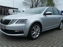 Silber Gebraucht 2018 Skoda Octavia Clever Kombi | 8.888 € (Fairer Preis)