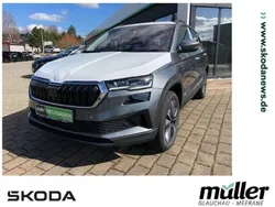 Grau (graphitegrau metallic) Gebraucht 2025 Skoda Karoq Tour SUV | 34.990 € (Etwas zu teuer)