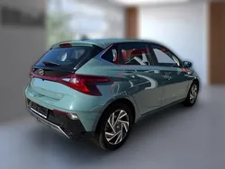 Metallic Gebraucht 2024 Hyundai i20 Advanced | 20.960 € (Etwas zu teuer)