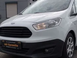 Weiß Gebraucht 2018 Ford Courier Van / Kleinbus | 8.899 €