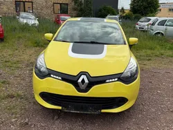 Gelb Gebraucht 2013 Renault Clio IV Dynamique Limousine | 3.350 € (Guter Preis)