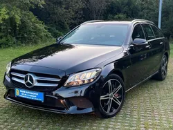 Schwarz Gebraucht 2020 Mercedes C300e Limousine | 20.990 € (Guter Preis)