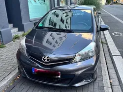 Grau Gebraucht 2012 Toyota Yaris Multidrive S Kleinwagen | 9.850 € (Fairer Preis)