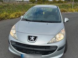 Silber Gebraucht 2007 Peugeot 207 Kleinwagen | 2.100 € (Guter Preis)
