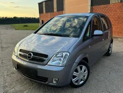Grau Gebraucht 2005 Opel Meriva Van / Kleinbus | 2.250 € (Fairer Preis)