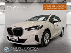 Weiß Gebraucht 2022 BMW 225 Active Tourer Sport Line Van / Kleinbus | 27.999 € (Fairer Preis)
