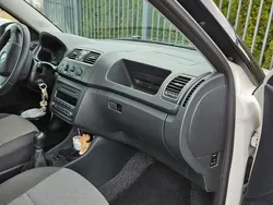 Weiß Gebraucht 2014 Skoda Fabia Ambition Kleinwagen | 5.500 € (Fairer Preis)