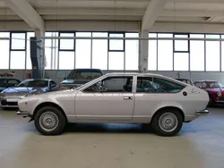 Grigio indaco Gebraucht 1978 Alfa Romeo Alfetta GT/GTV Coupé | 24.950 €