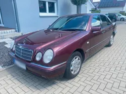 Violet Gebraucht 1998 Mercedes E200 Elegance Limousine | 1.650 € (Fairer Preis)
