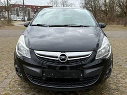 Schwarz Gebraucht 2011 Opel Corsa Selection Limousine | 3.000 € (Guter Preis)