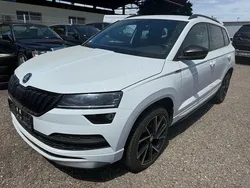 Weiß Gebraucht 2021 Skoda Karoq SportLine SUV | 16.898 €