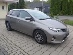 Avantgarde bronze me Gebraucht 2014 Toyota Auris Hybrid Edition Kleinwagen | 12.400 € (Fairer Preis)