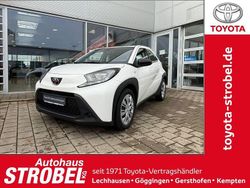 Weiß Gebraucht 2022 Toyota Aygo X-play Kleinwagen | 13.890 € (Fairer Preis)