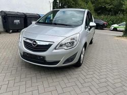 Silber Gebraucht 2011 Opel Meriva Design Edition Van / Kleinbus | 4.899 € (Guter Preis)