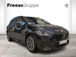 Black sapphire Gebraucht 2024 BMW 223 Active Tourer M Sport Van / Kleinbus | 41.199 € (Teuer)